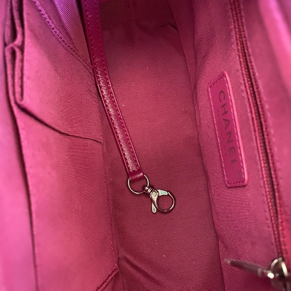 AUTHENTIC Chanel 19K Fuchsia Gabrielle Hobo Small - Picture 5 of 13